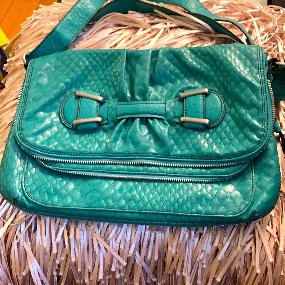Super Cute Bag With So Many Pockets!